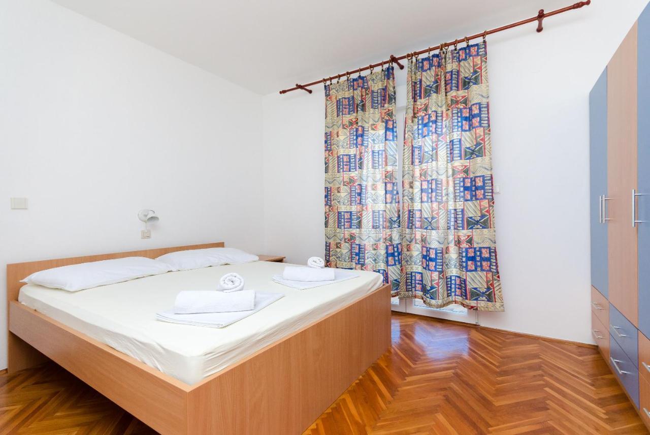 Apartments Slavica R Banjol Exterior photo